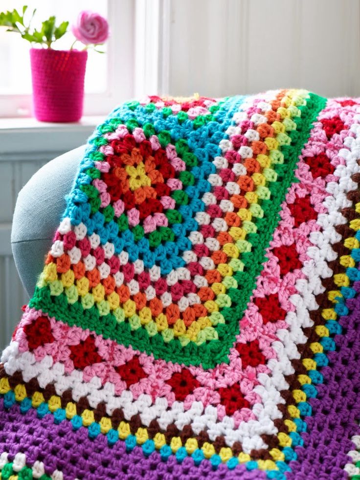 farklı motifli renkli örgü battaniye modeli