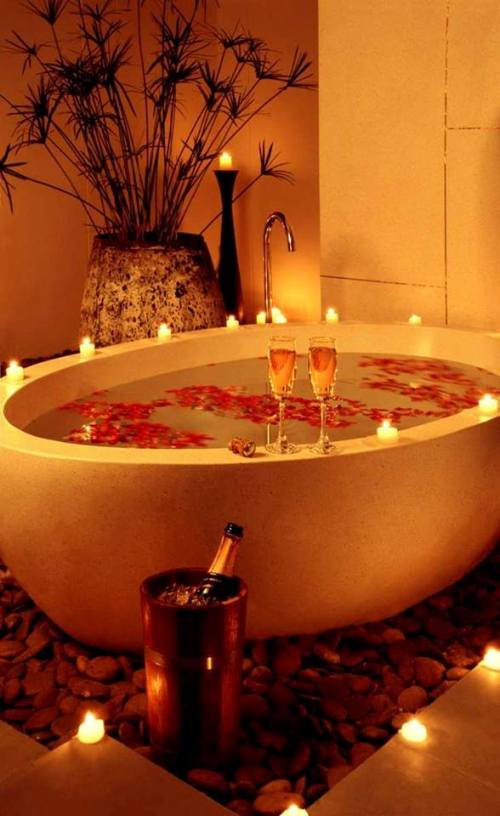 şampanyalı romantik banyo modelleri