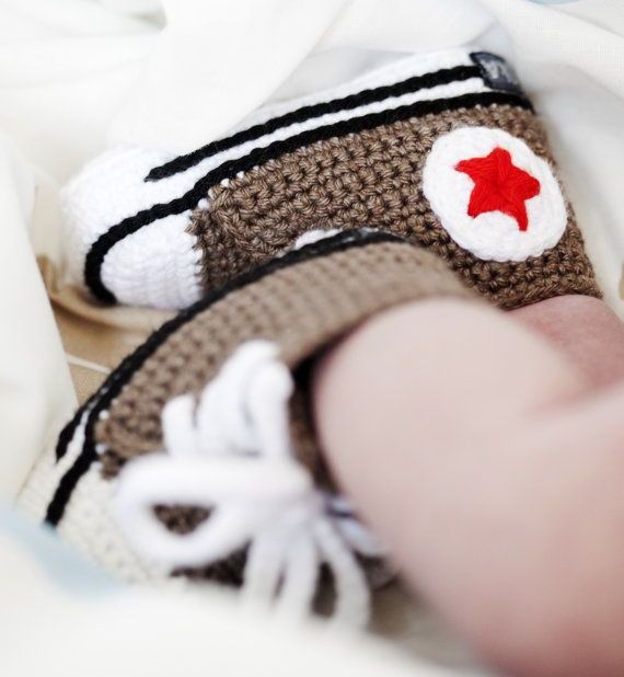 converse görünümlü modern bebek patik tasarımları