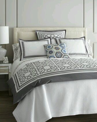 gri beyaz yatak örtüsü modeli
