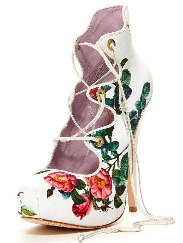 önü bağcıklı hoş çiçek desenli platform ayakkabı trendleri