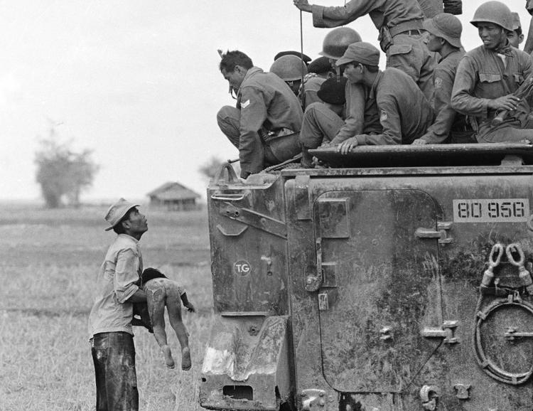 Horst Faas'ın Plutzer ödüllü fotoğrafı