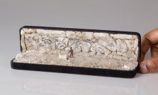 Tarihi Sahneler Küçücük Yüzük Kutularına Yerleşince….