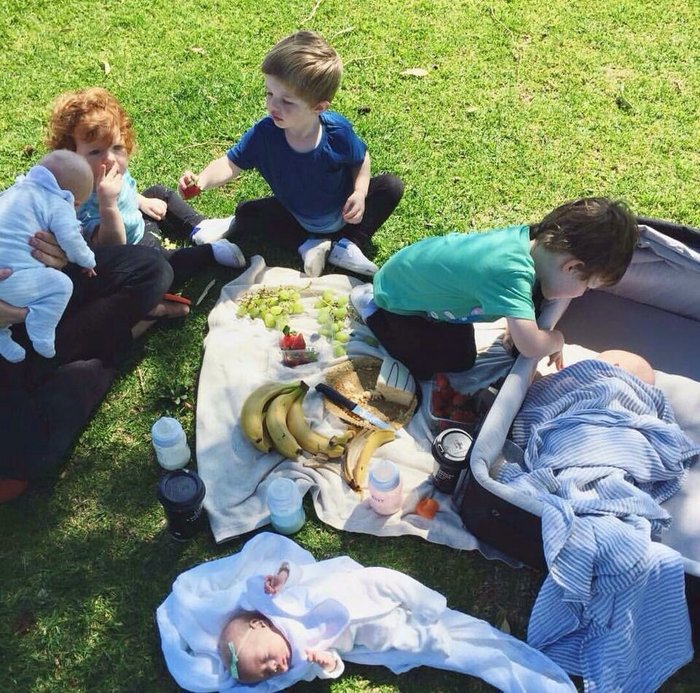 19 6 çocuklu mutlu aile