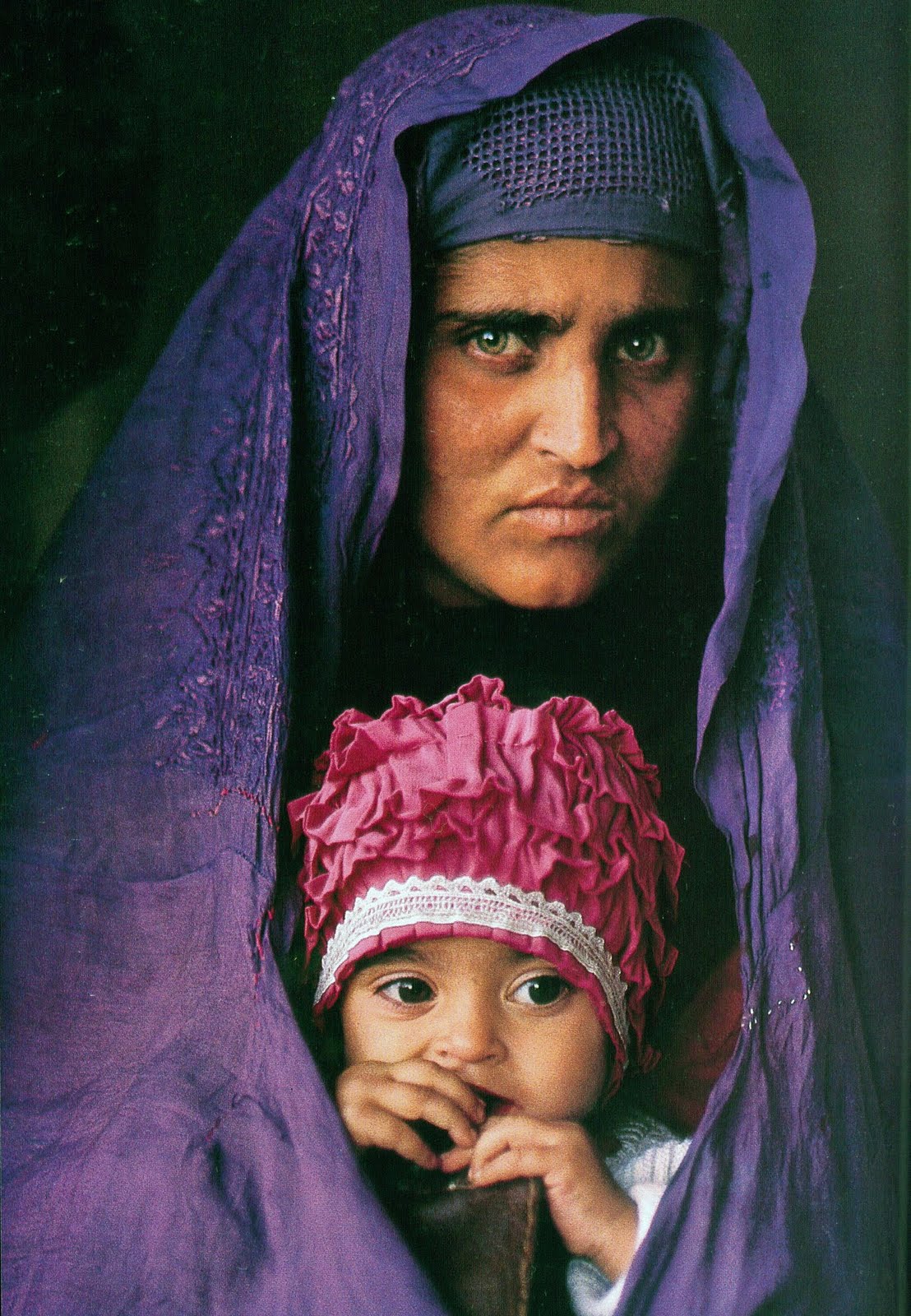 İhtiyat 2002 yılında McCurry, Şarbat Gula'yı tekrar buldu ve fotoğrafını çekti